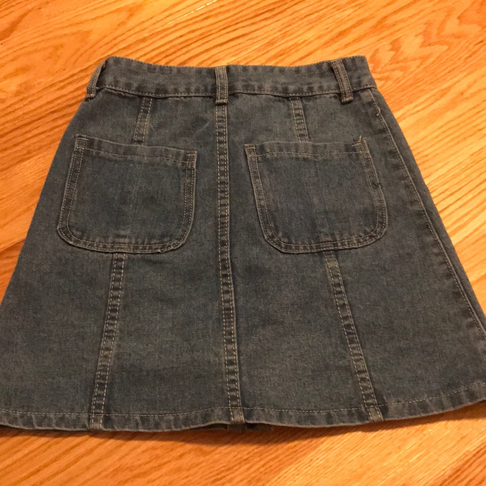 Buttoned Down Skirt - Picture 3 of 5